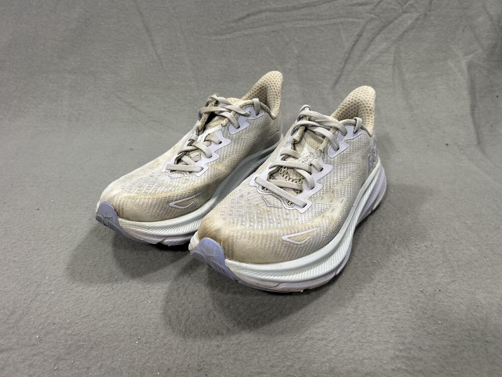 Hoka One One Clifton 9 Shoes Womens Size 7.5B Beige Running Sneaker Cushioned